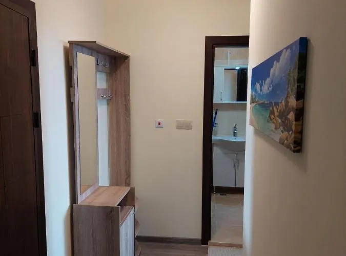 за гости делукс Burgas City