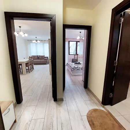 за гости делукс * ブルガス