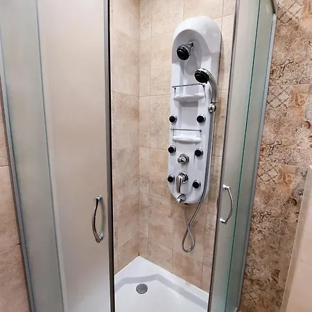 за гости делукс Apartman Burgasz