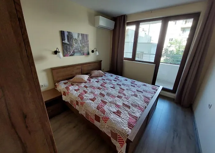 за гости делукс Lejlighed Burgas City